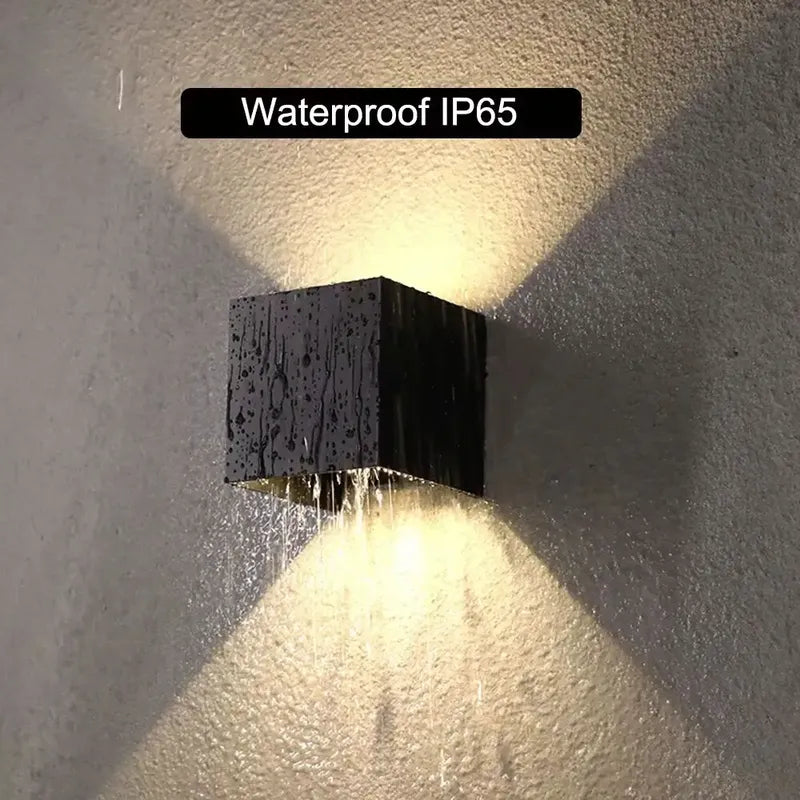 Marcus | Applique Murale LED Étanche et Élégante !